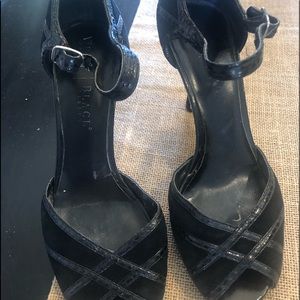 White House black market black heels